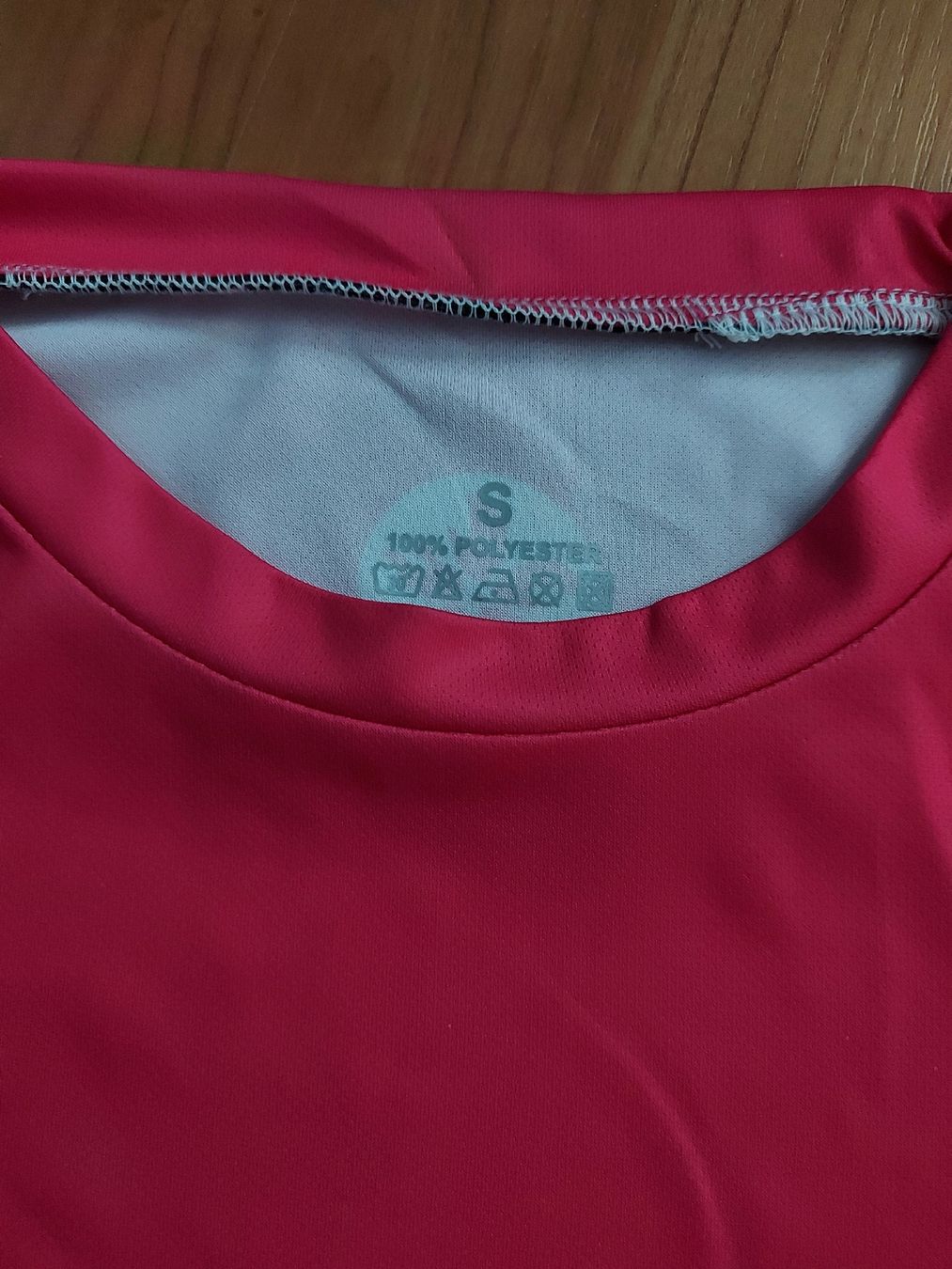 T-Shirts: 2 t-shirt de sport S – Gebraucht aus VUADENS von momy 2