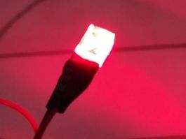 LED 2x3x4mm verkabelt, 12V DC, klar/rot