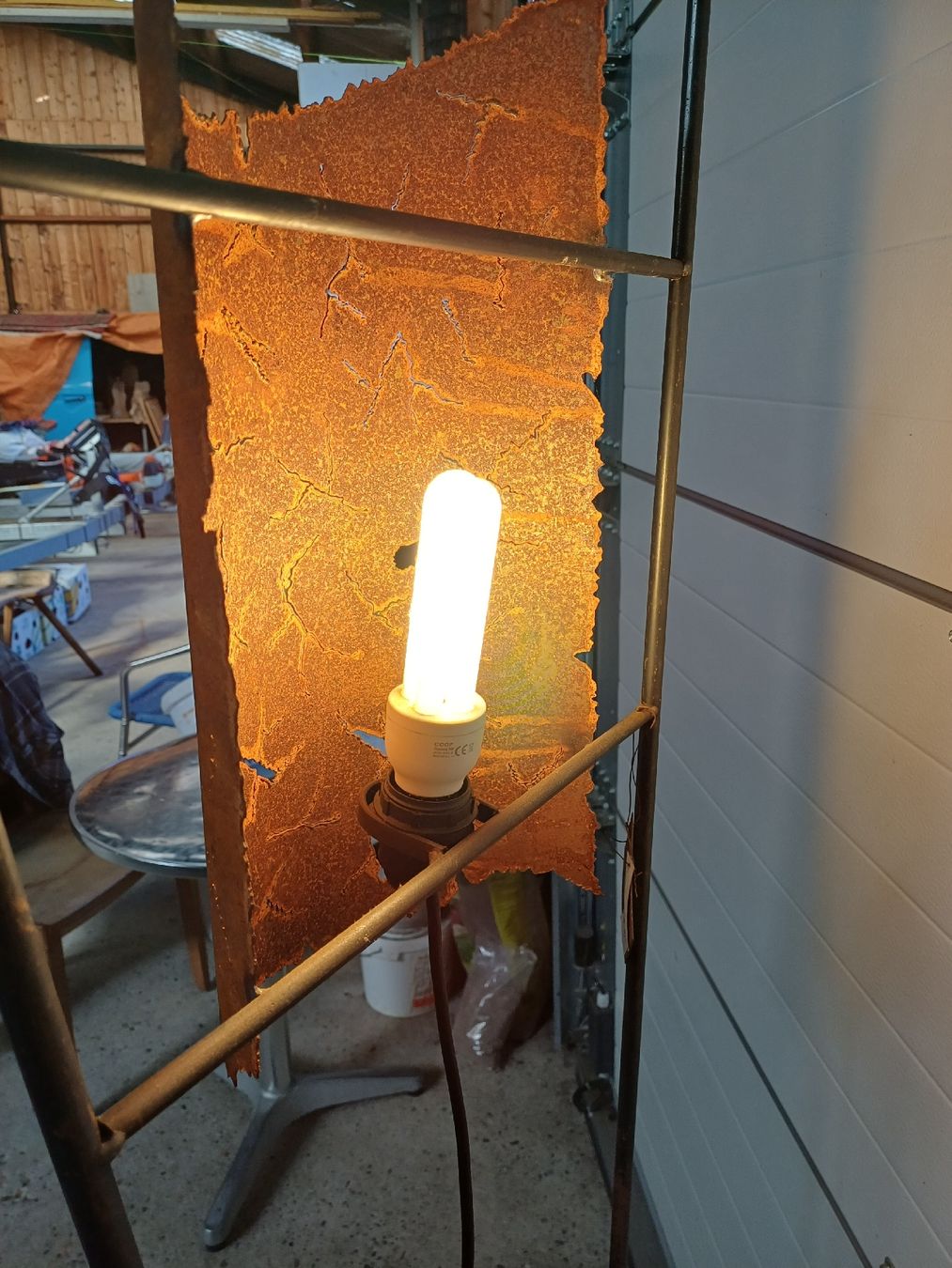 Lampade: Ständerlampe,modern. Kunst per exelence. – Usato da Zuckenriet venduto da Res. 4