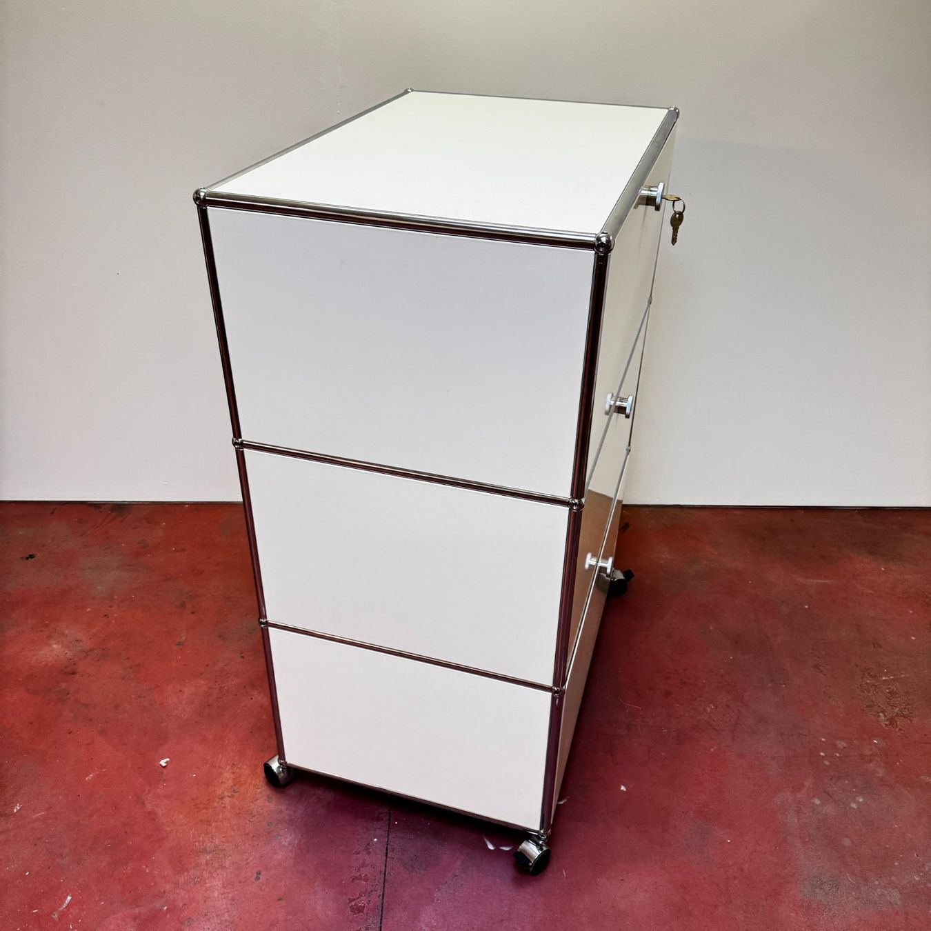USM Kommoden: USM Sideboard 1x3 weiss mit Rädern – Gebraucht aus Zürich von Yemine 2