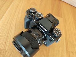 Fujifilm XT5 + Fuji 18-50 2.8-4.8 WR