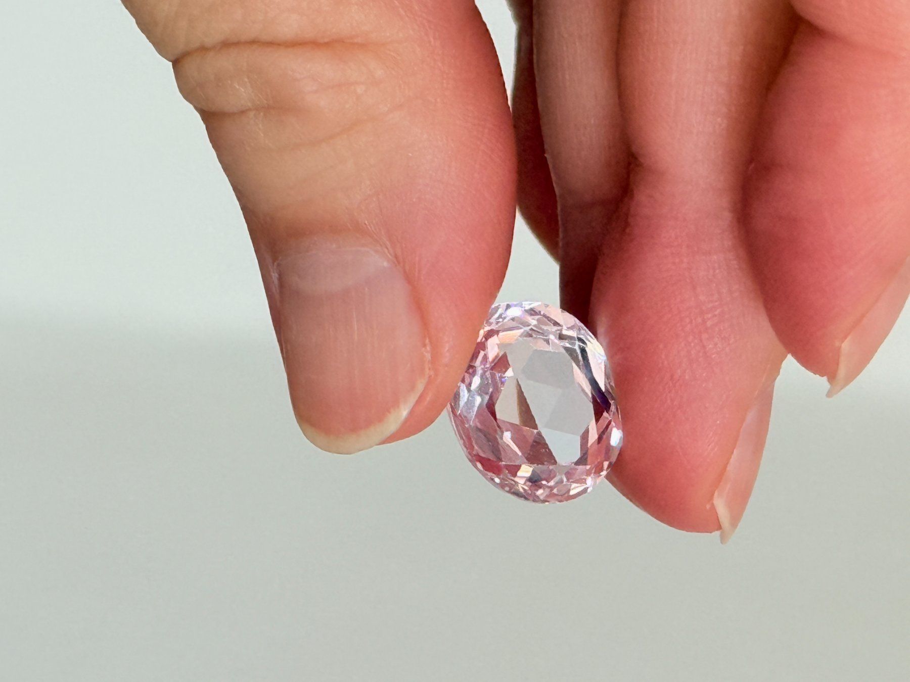 Pietre preziose: Certified 17.70 Ct Oval Cut Loose Gemstone – Nuovo e nell'imballaggio originale da Genève venduto da AWWA 8