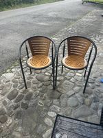 Tiscv mit 2 Stühlen