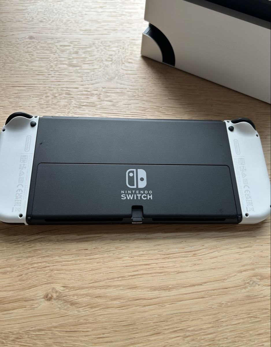 Nintendo Konsolen: Nintendo Switch OLED – Weiss, neuwertig – Neu (gemäss Beschreibung) aus Grabs von Jonas.2005 3