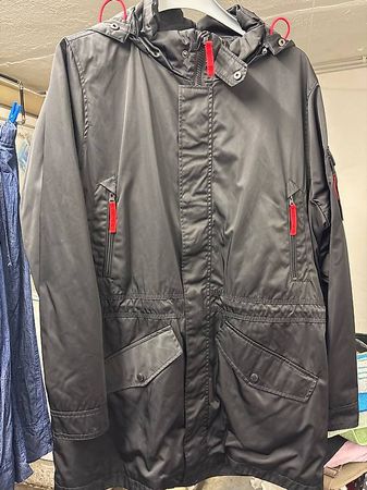 Regenfeste FC Bayern-Jacke XL schwarz