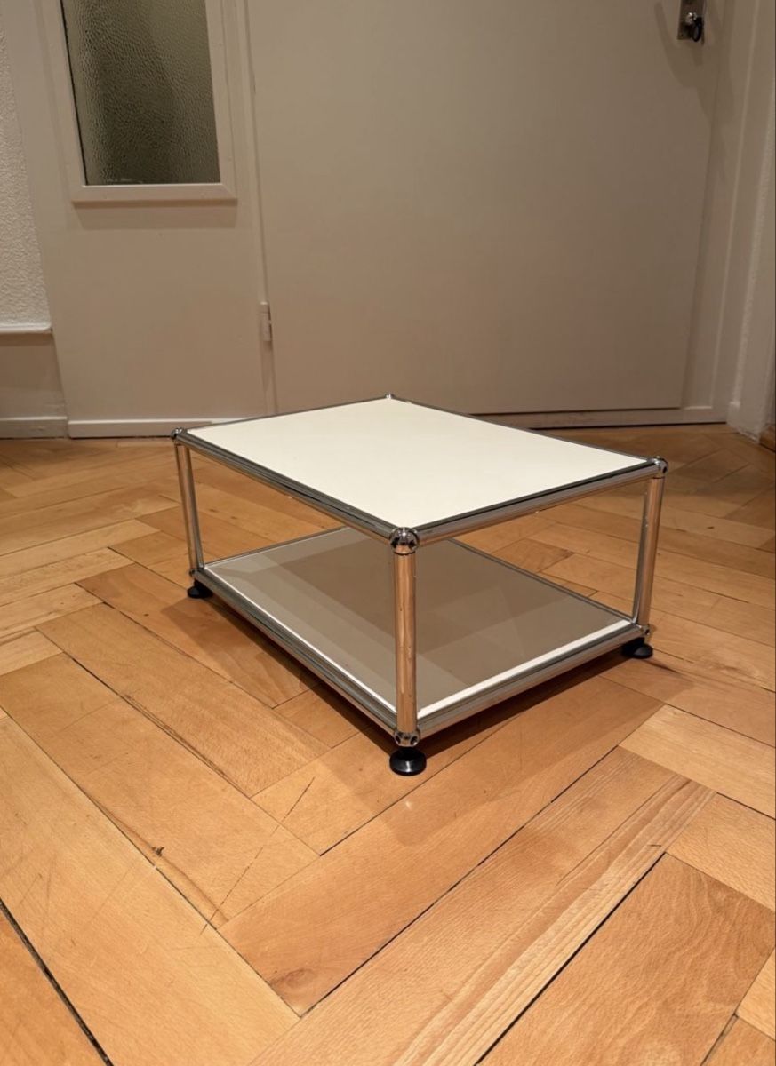 USM Tables: USM Haller Beistelltisch weiss – D'occasion à bern par EcoHunter