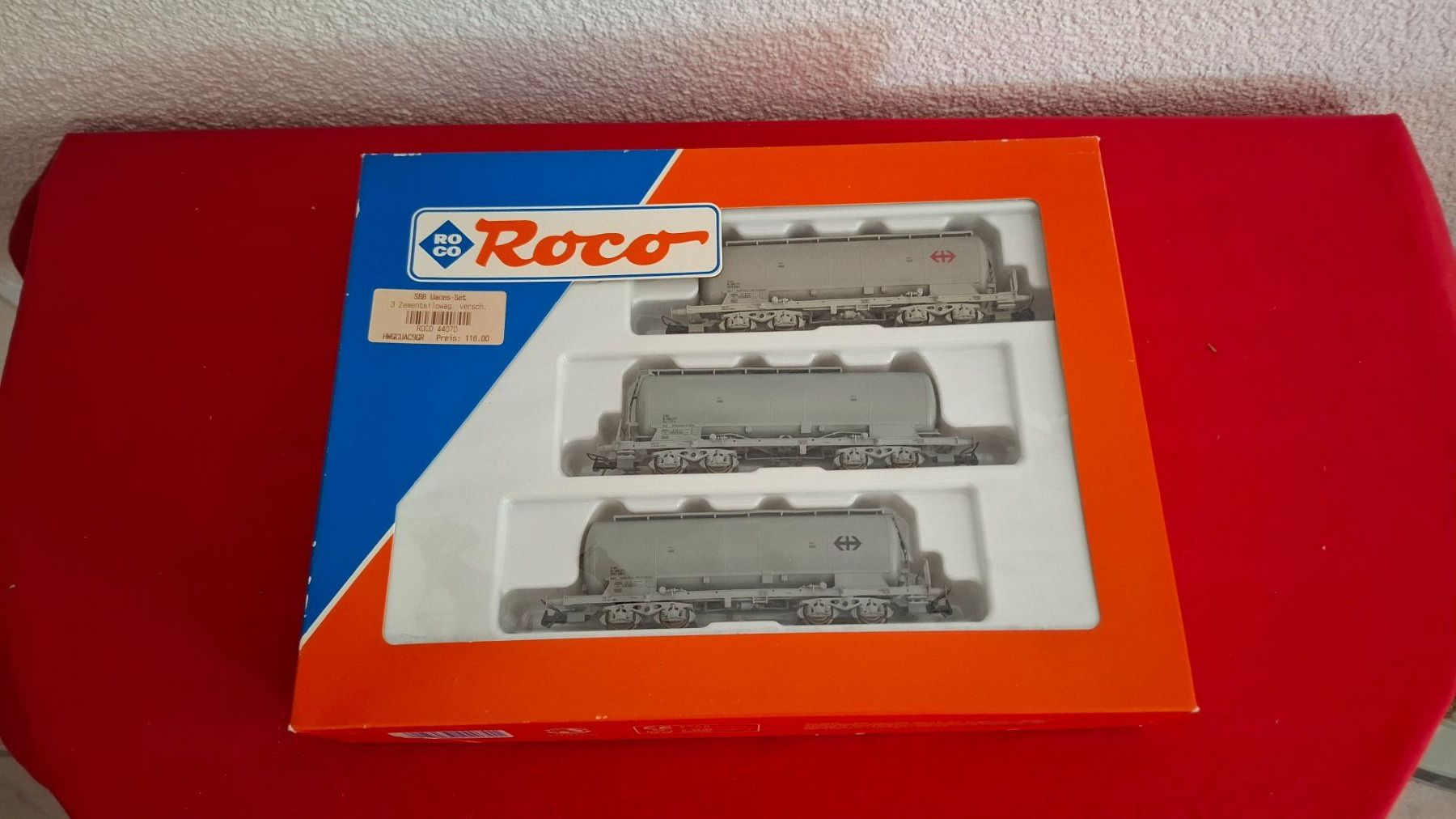 Roco Modelleisenbahnen: Roco : 3 versch. Zementsilowagen 44070, DC – Gebraucht aus Märwil von Siebenzipfel 1