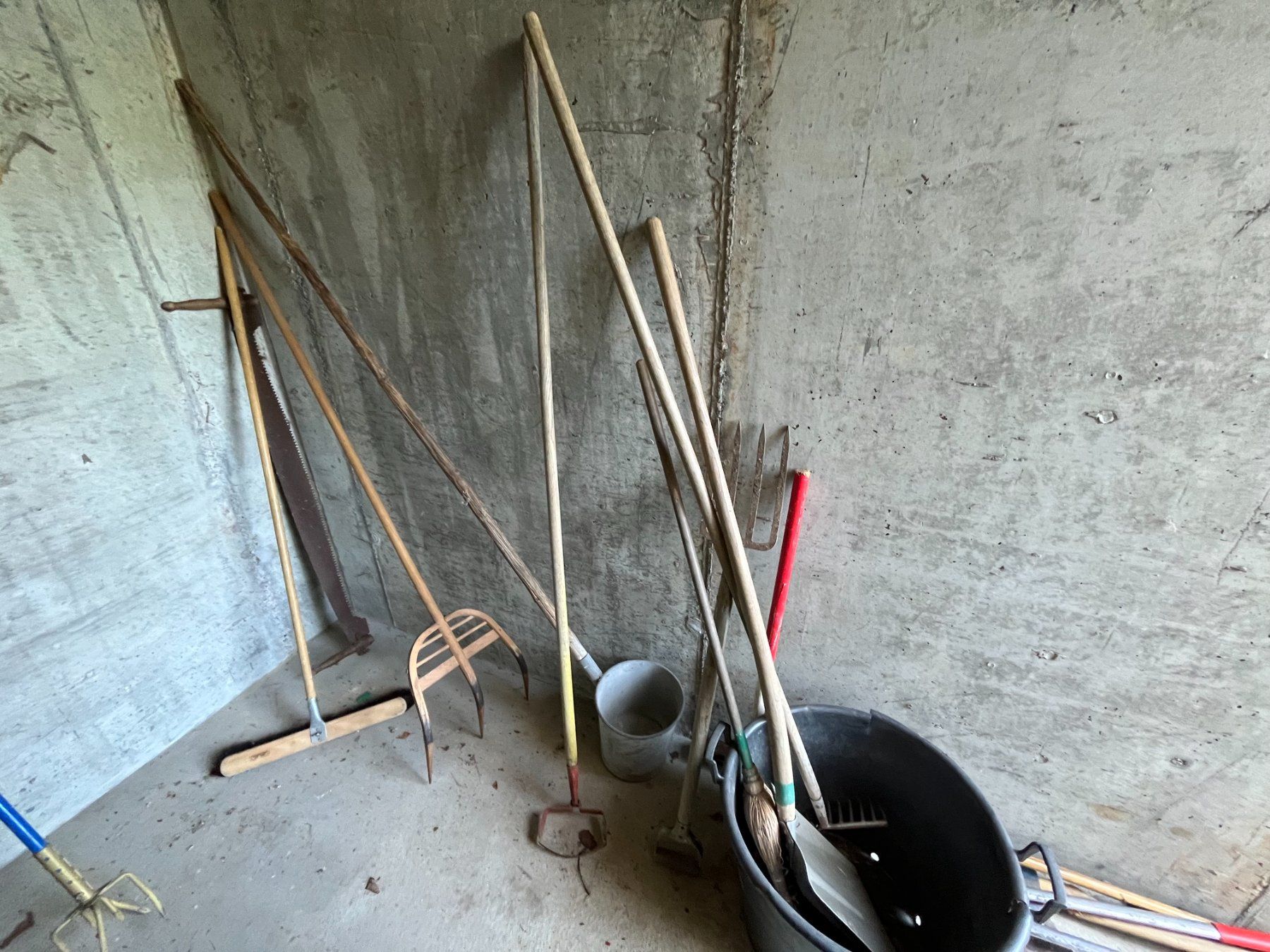 Alle Werkzeuge: Grosse Gartenwerkzeug-Sammlung – Gebraucht aus Leuggern von Yzerman2 3