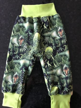 Leicht gefütterte Pumphose Dinosaurier 68/74 Neu