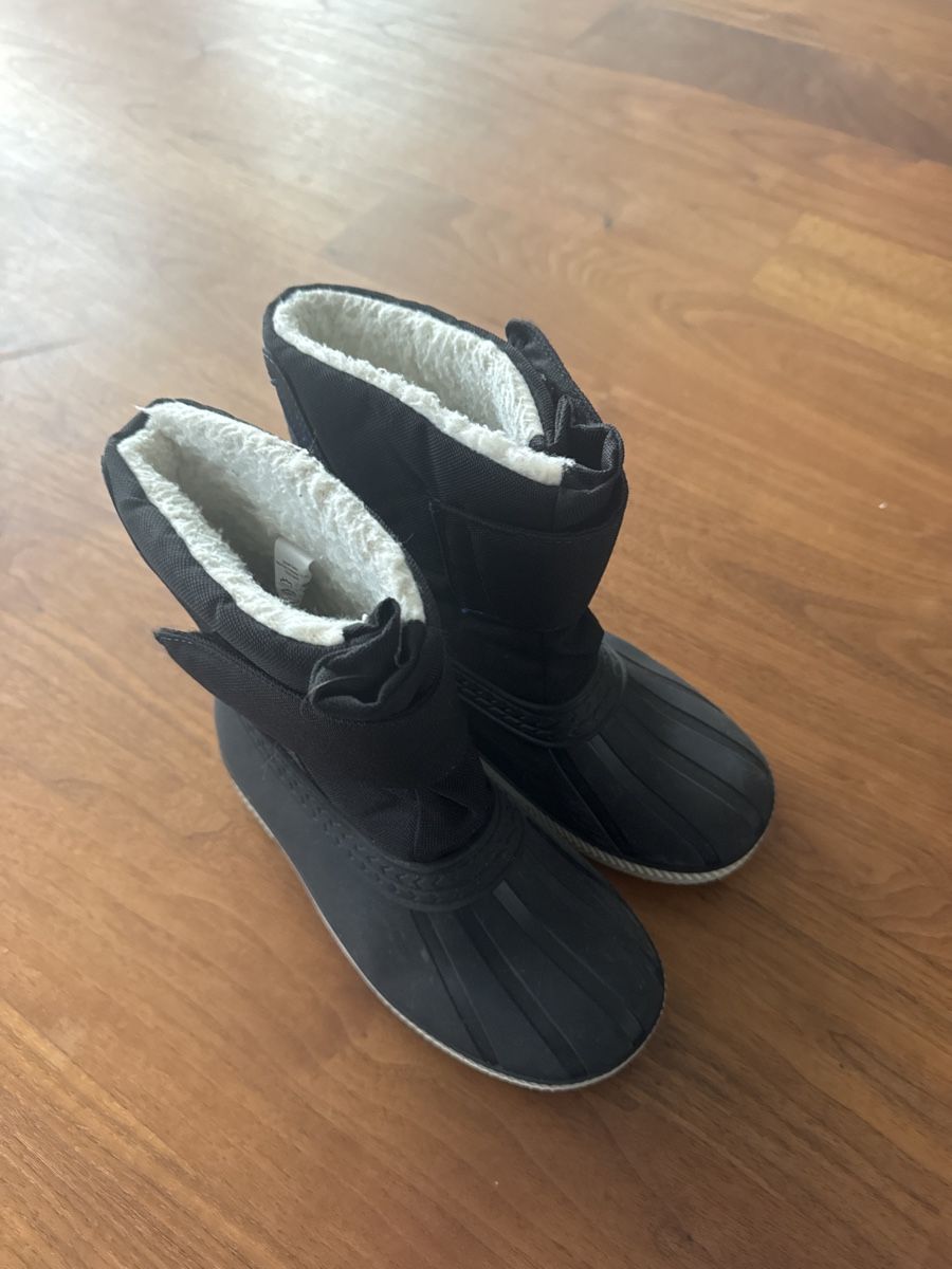 Scarpe per ragazzi: Winterschuhe 34-35 – Usato da Oberägeri venduto da Loup18