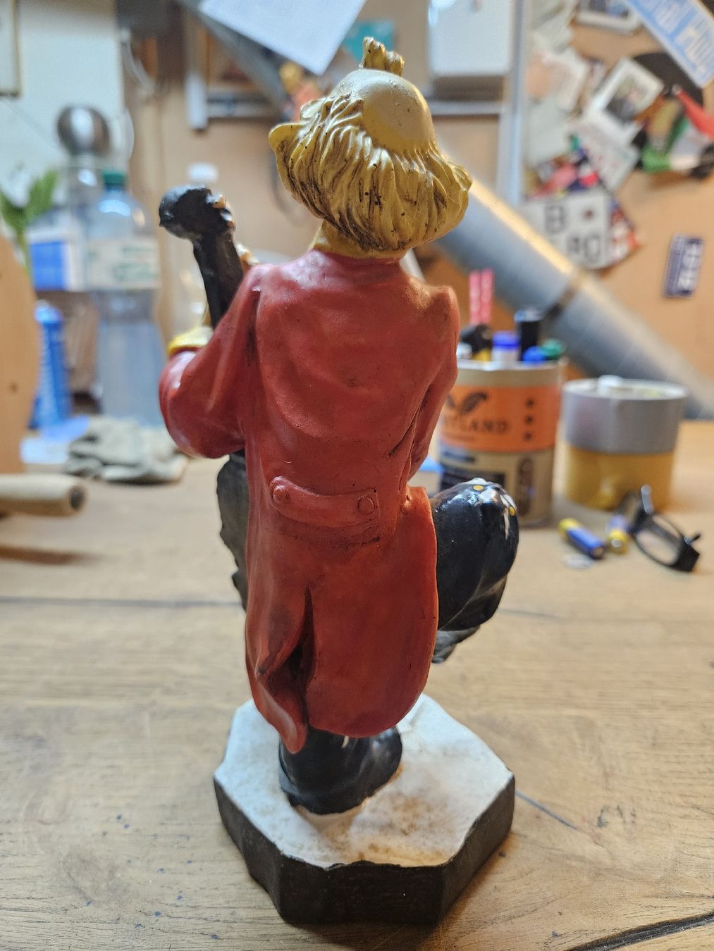Statuette: Clown Figur mit Cello (DR) – Usato da Rorschach venduto da TimelessTrading 2