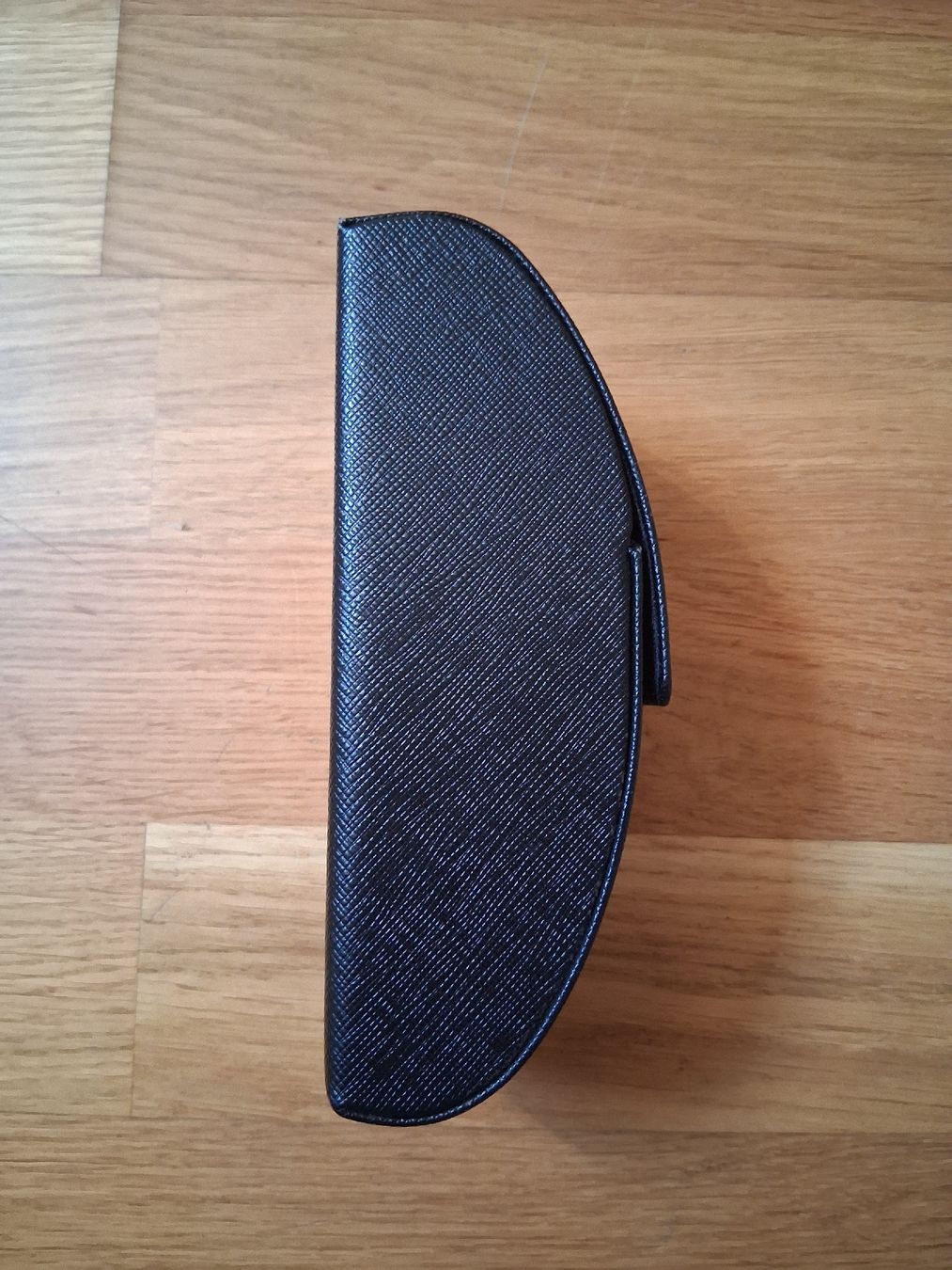 Prada Altro in  Abbigliamento & Accessori: Prada Brillenetui, schwarz  – Usato da St. Gallen venduto da 1.2.meins 4