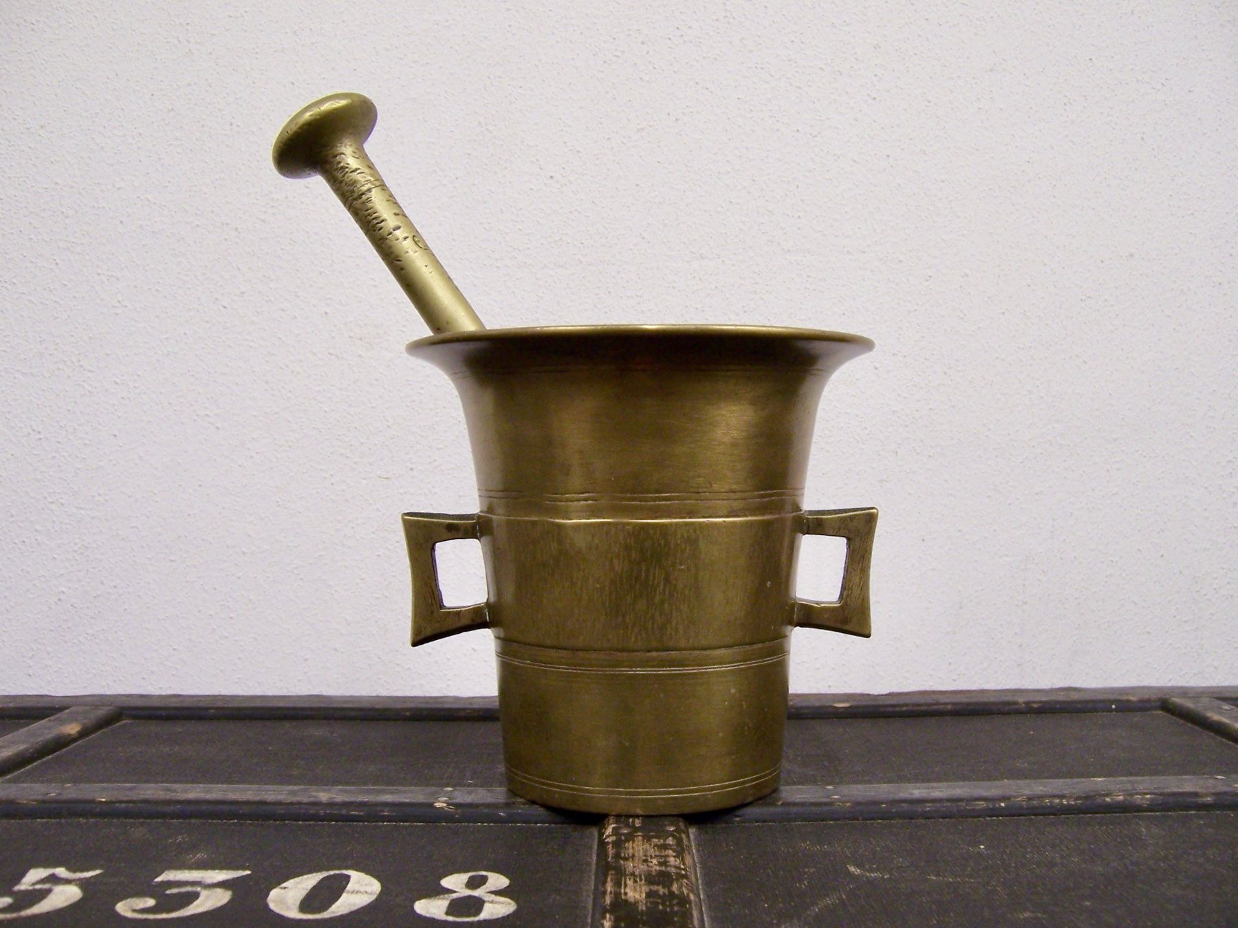 Autres pour cuisiner & mitonner: MÖRSER MIT STÖSSEL MESSING – D'occasion à Kerzers par zimmergruen