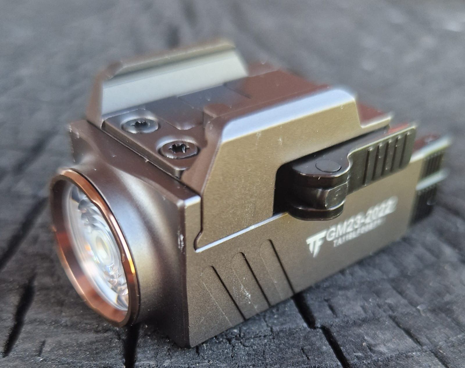 Lampen: Trustfire Pistolen Lampe – Neu und originalverpackt aus Dorf von Messer-Schweiz