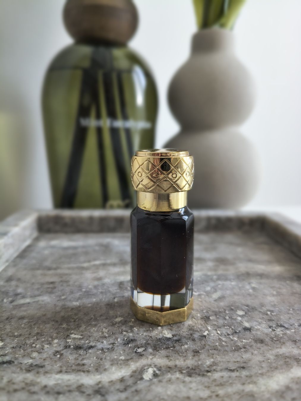 Oli essenziali: Oud Cambodi synthetic 12ml - 6ml – Nuovo (secondo la descrizione) da Rickenbach SO venduto da zeq_8cz9 1