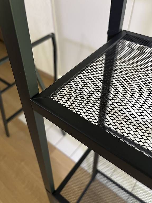 Scaffali: Set d'étagères en métal – Usato da Fribourg venduto da Brosciuttofunghi 3