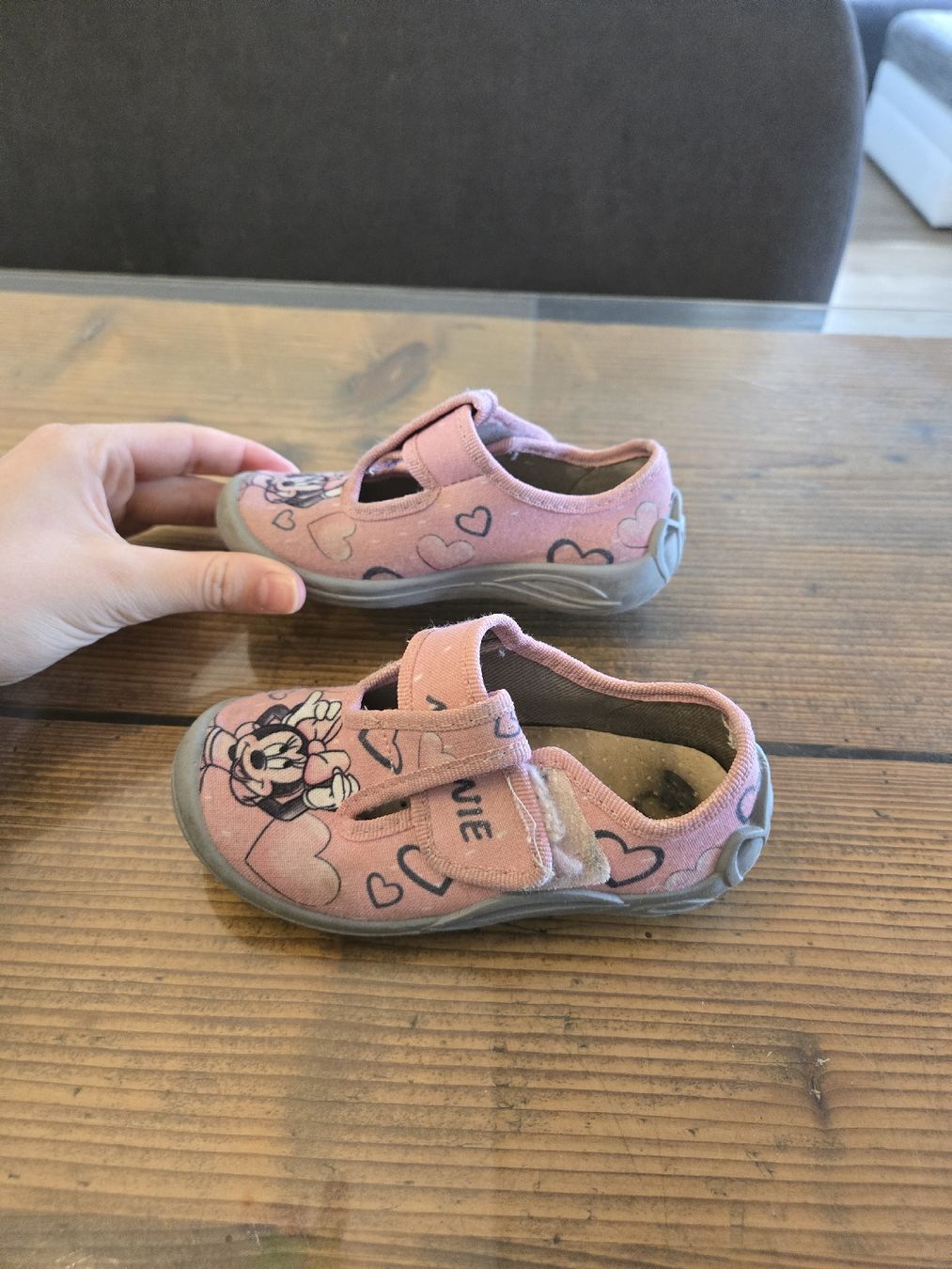 Scarpe per ragazze: Minnie Mouse Finken, Grösse 24 – Usato da Vordemwald venduto da worshipperin 1