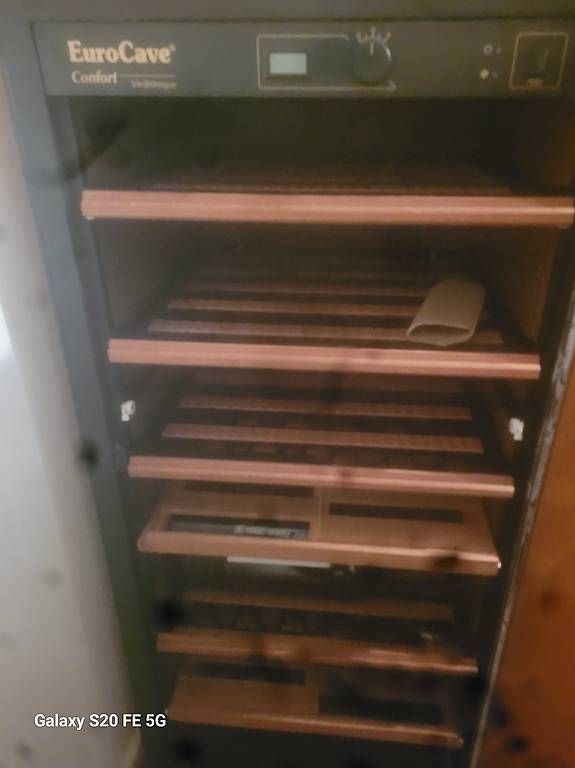 Kühlschrank: Weinklimaschrank für 60 Flaschen – Gebraucht aus Zürich von ric_vc8z