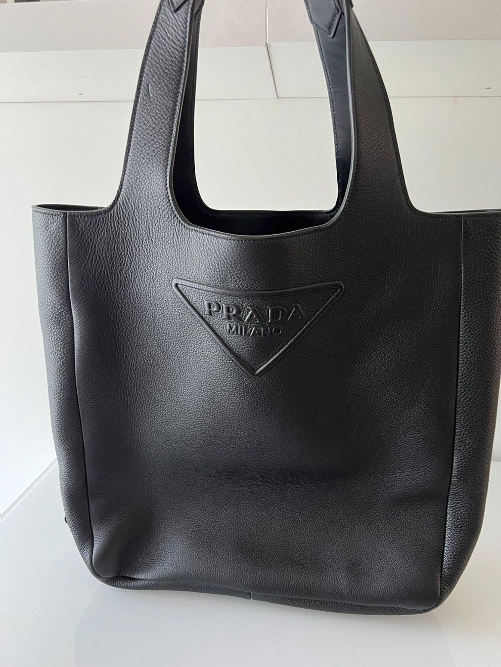 Prada Borse: PRADA UNISEX TOTE BAG 2VG092 – Usato da Oberhasli venduto da initiation