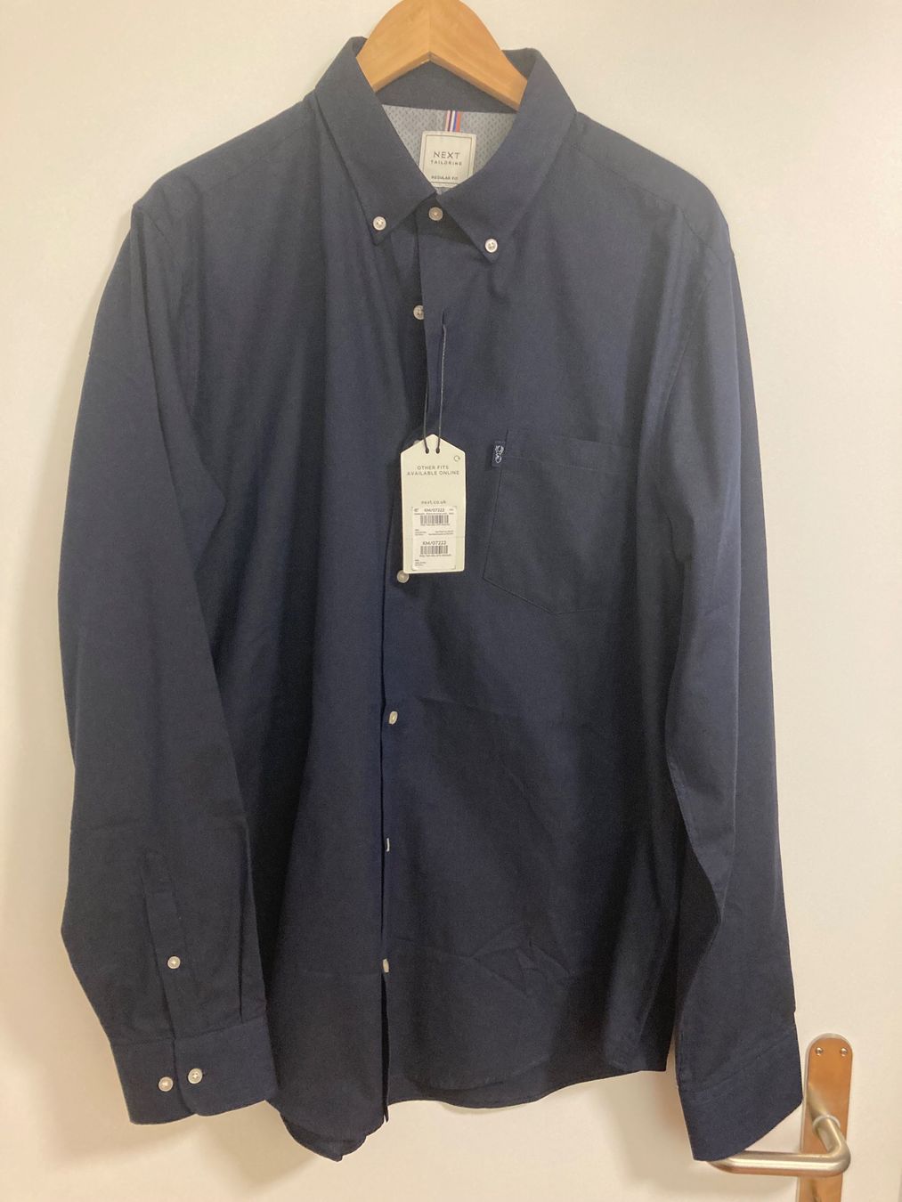 Next Camicie: Next Tailoring Hemd Regular Fit XXL neu mit Etikett – Nuovo (secondo la descrizione) da Wängi venduto da Kaesli