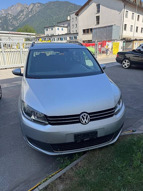 Automobili: VW TOURAN 7 PLATZ ab MFK  – Usato da Chur venduto da Cardinal1 3