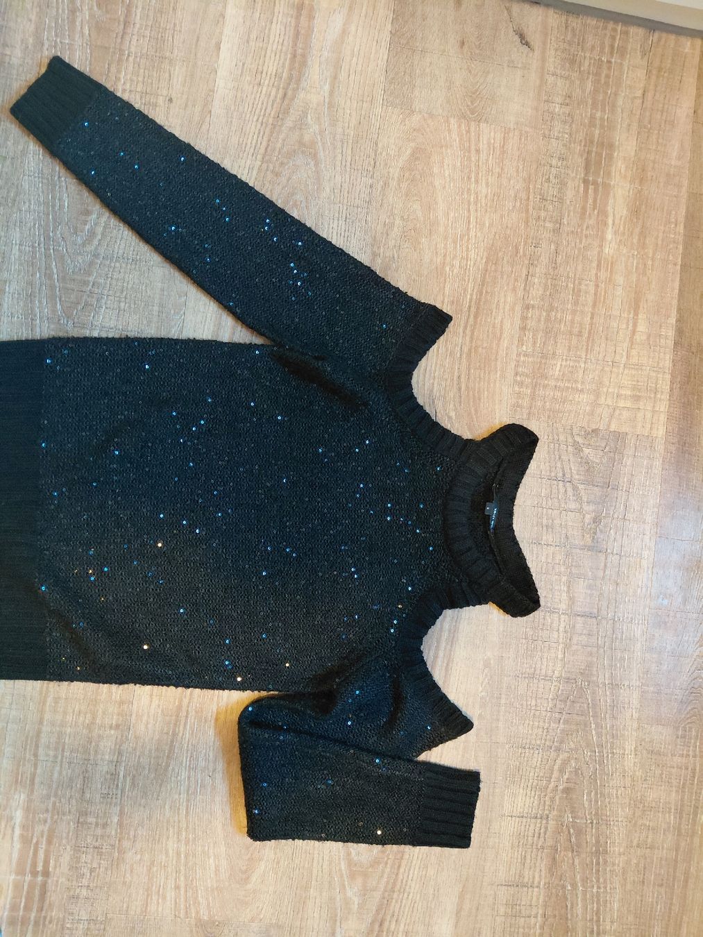 Pullover & Sweatshirts: Damen Pullover schwarz mit Pailletten Grösse S – Neu (gemäss Beschreibung) aus Balsthal von Leila_Luna 1