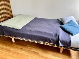 Bettgestell 200x120cm mit Lattenrost und Bettfüssen, Holz