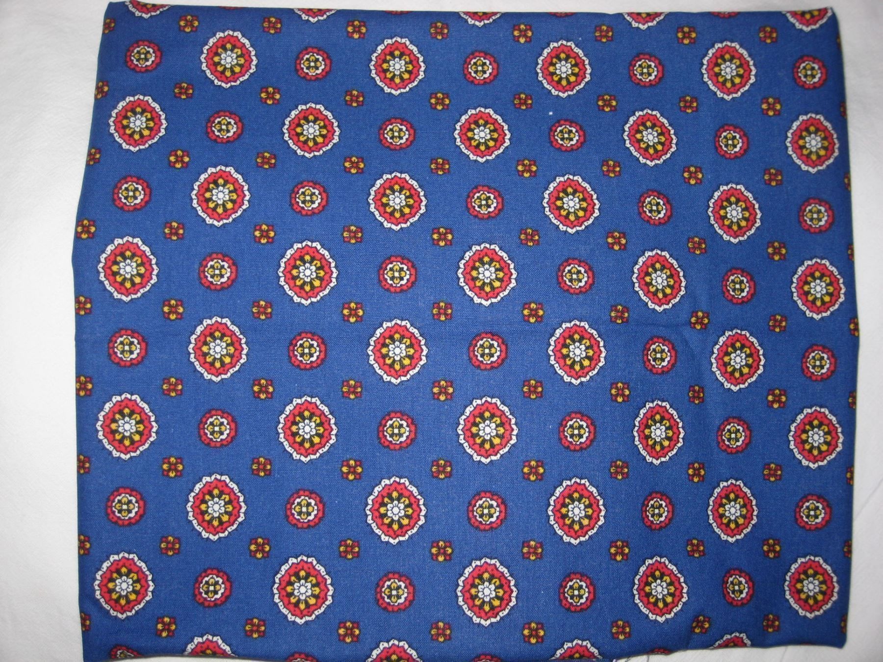 Stoffe: Baumwollstoff blau mit runden Motiven – Neu und originalverpackt aus Füllinsdorf von Schlupp