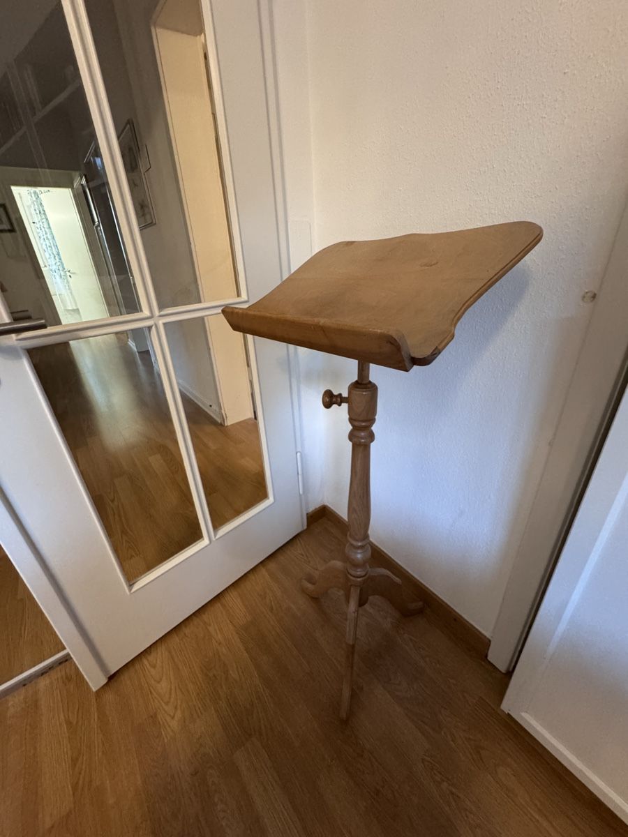 Supporti per strumenti musicali & leggii: Vintage Wooden Music Stand - adjustable height & angle – Usato da Zürich venduto da 613_g8jy 6