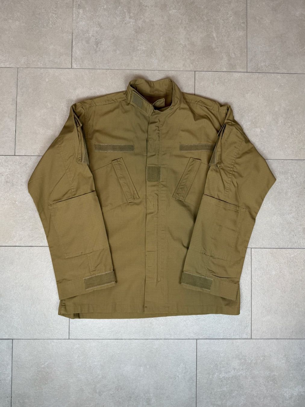 Giacche: Beige Military Light Jacket – Usato da Biel/Bienne venduto da sami0788480082