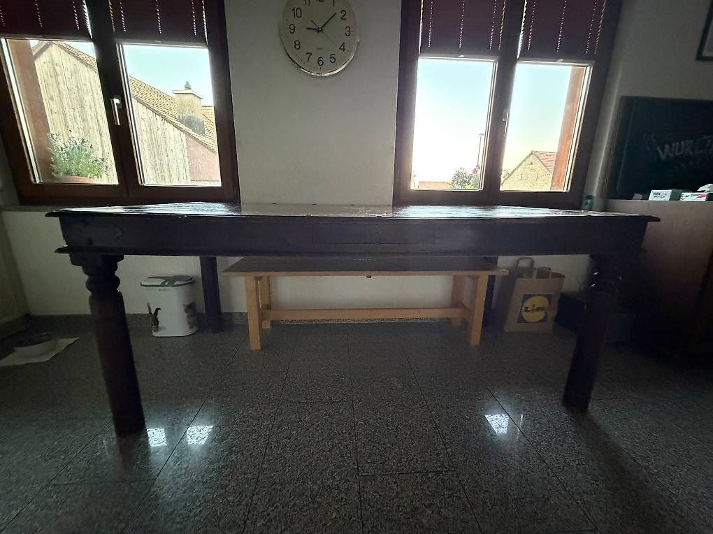 Tables: Tisch massiv – D'occasion à Goldswil par Sandra7319 1