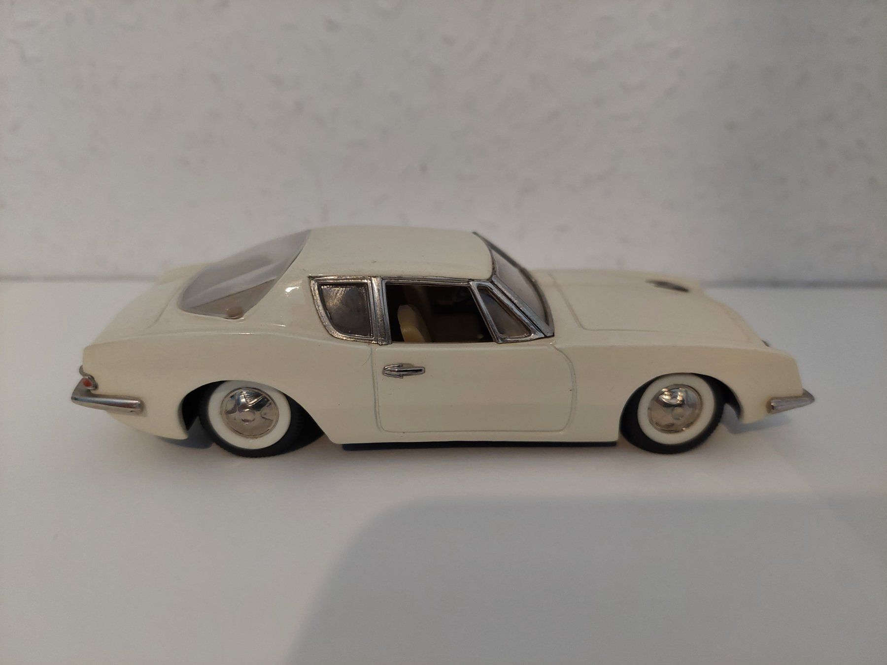 Modellini d'auto: Studebaker Avanti 1 1964 1:43 Colletors Classics – Usato da Diegten venduto da isetta590 2