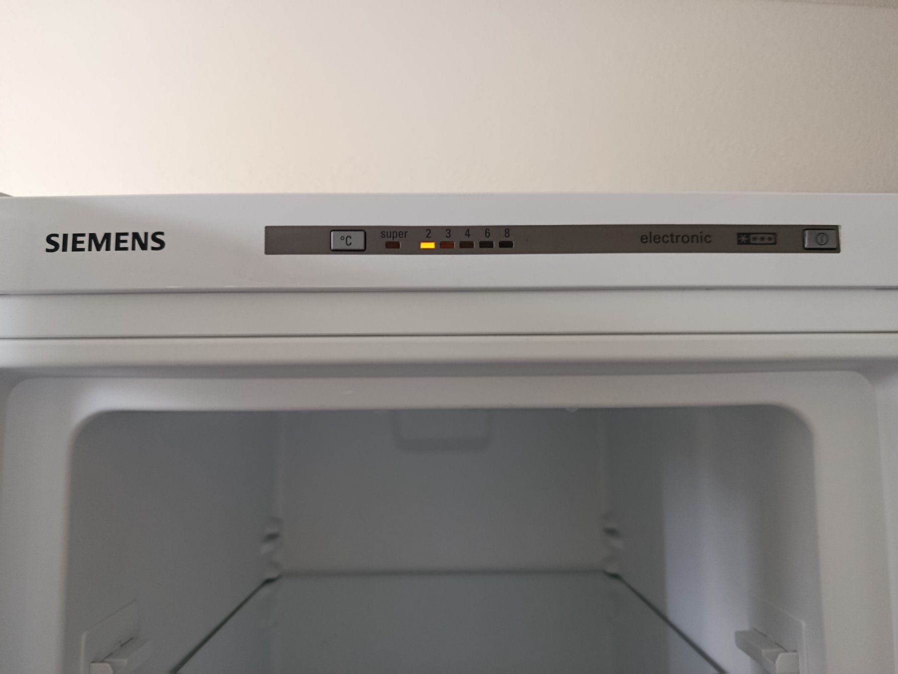 Siemens Frigoriferi: Kühlschrank mit Gefrierfach Siemens – Usato da Vilters venduto da son_klein 4