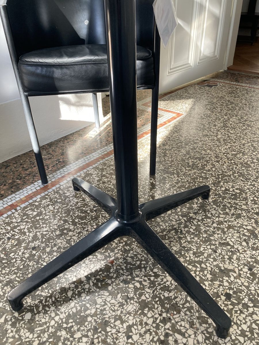 Vitra Tavoli: Vitra Bistro Table, Ronan & Erwan Bouroullec, Eiche dunkel – Usato da Zürich venduto da einefreude 3
