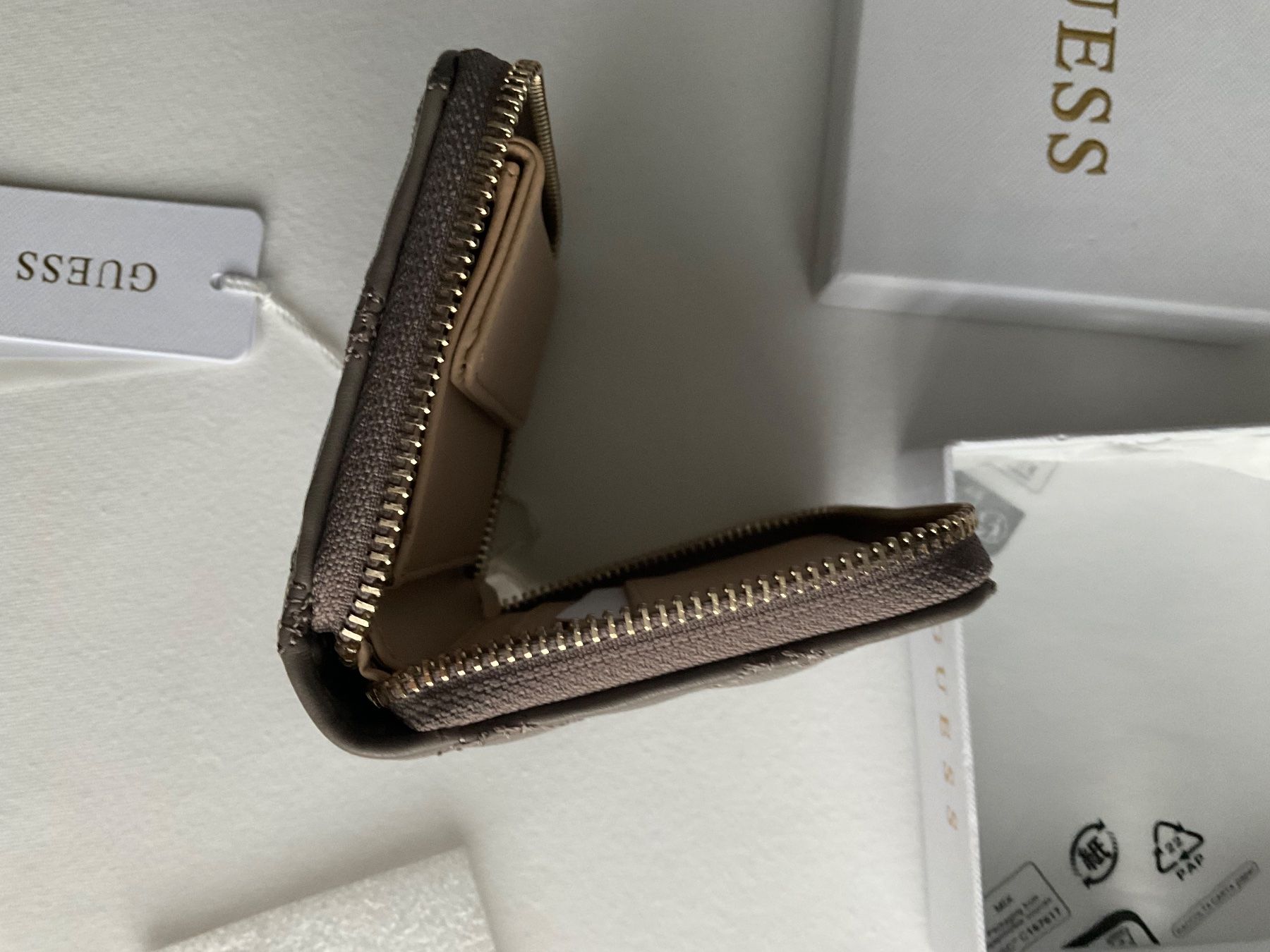 Guess Portamonete: GUESS Portemonnaie – Nuovo e nell'imballaggio originale da Bellach venduto da dj_29xt 3