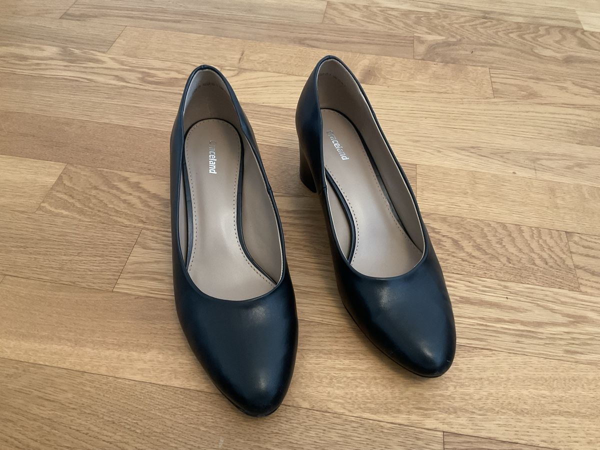 Graceland Scarpe da donna: schwarze Pumps – Nuovo (secondo la descrizione) da Weiach venduto da deb_7zrg 2