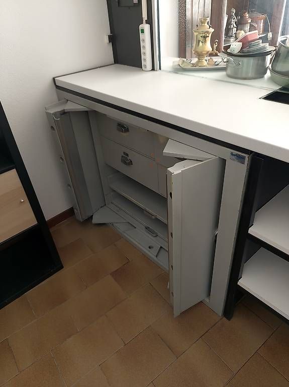 Allestimento di negozi e stand fieristici: Casseforti ex ufficio cambio – Usato da Riazzino venduto da luc_c9v7 1