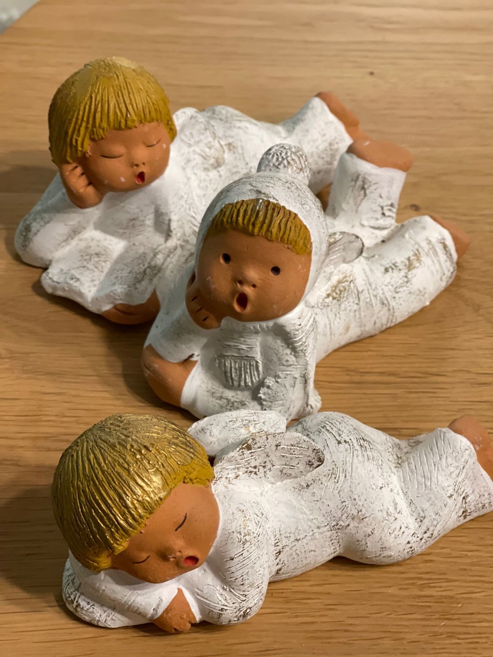 Figuren: 3 Jullar Singer Engel Figuren liegend 14cm – Gebraucht aus Dänikon ZH von Zrhbna