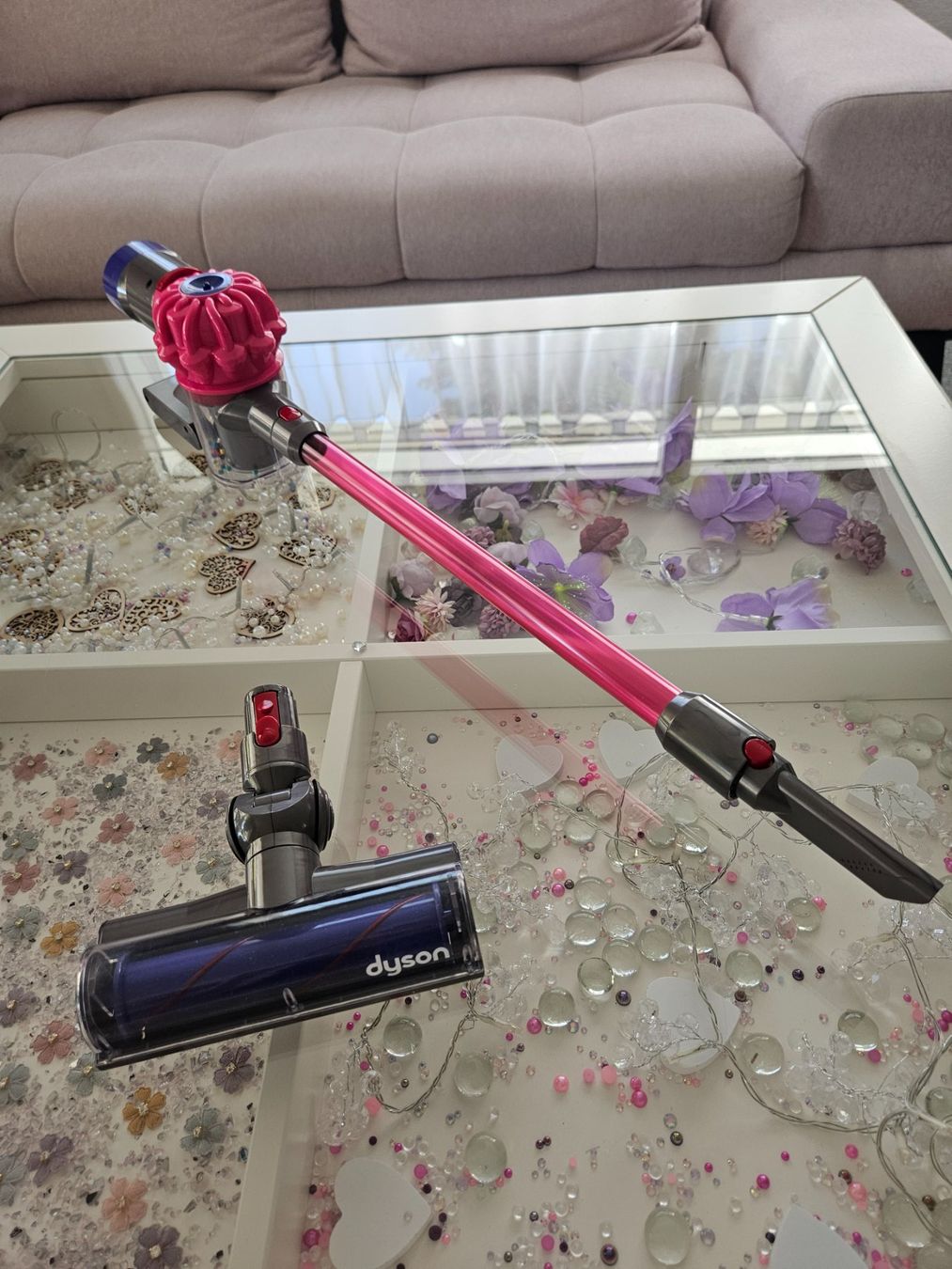 Spielzeuge: Dyson Kinder Staubsauger Pink – Gebraucht aus Unterägeri von Sleepbear 2