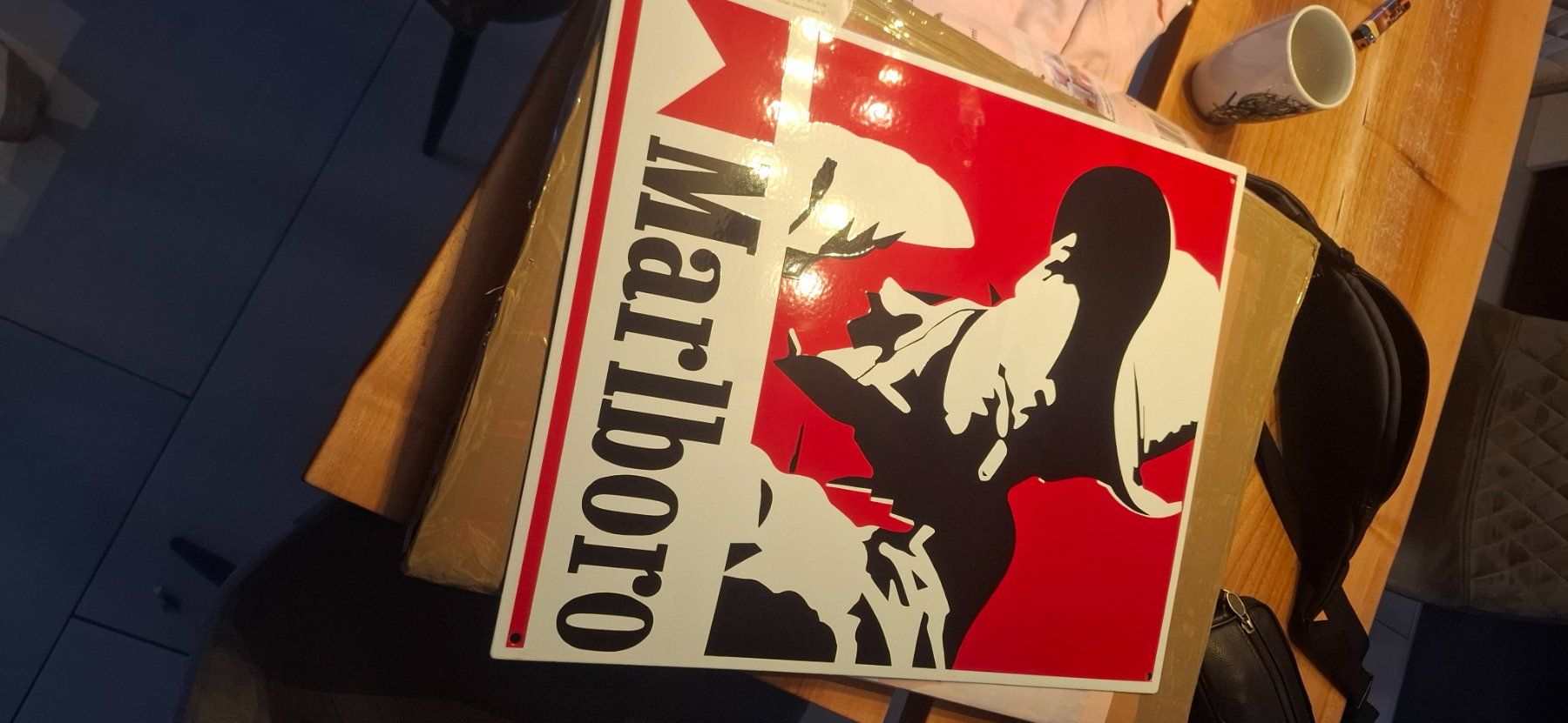 Marlboro Insegne: Marlboro E Mail Schild 50x40 – Usato da Rorbas venduto da Fugsuzo 1