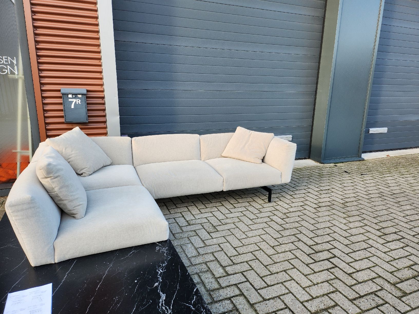 Knoll Divani: Knoll Avio Compact Ecksofa by Piero Lissoni – Usato da Gelderland venduto da HermsenDesign 2