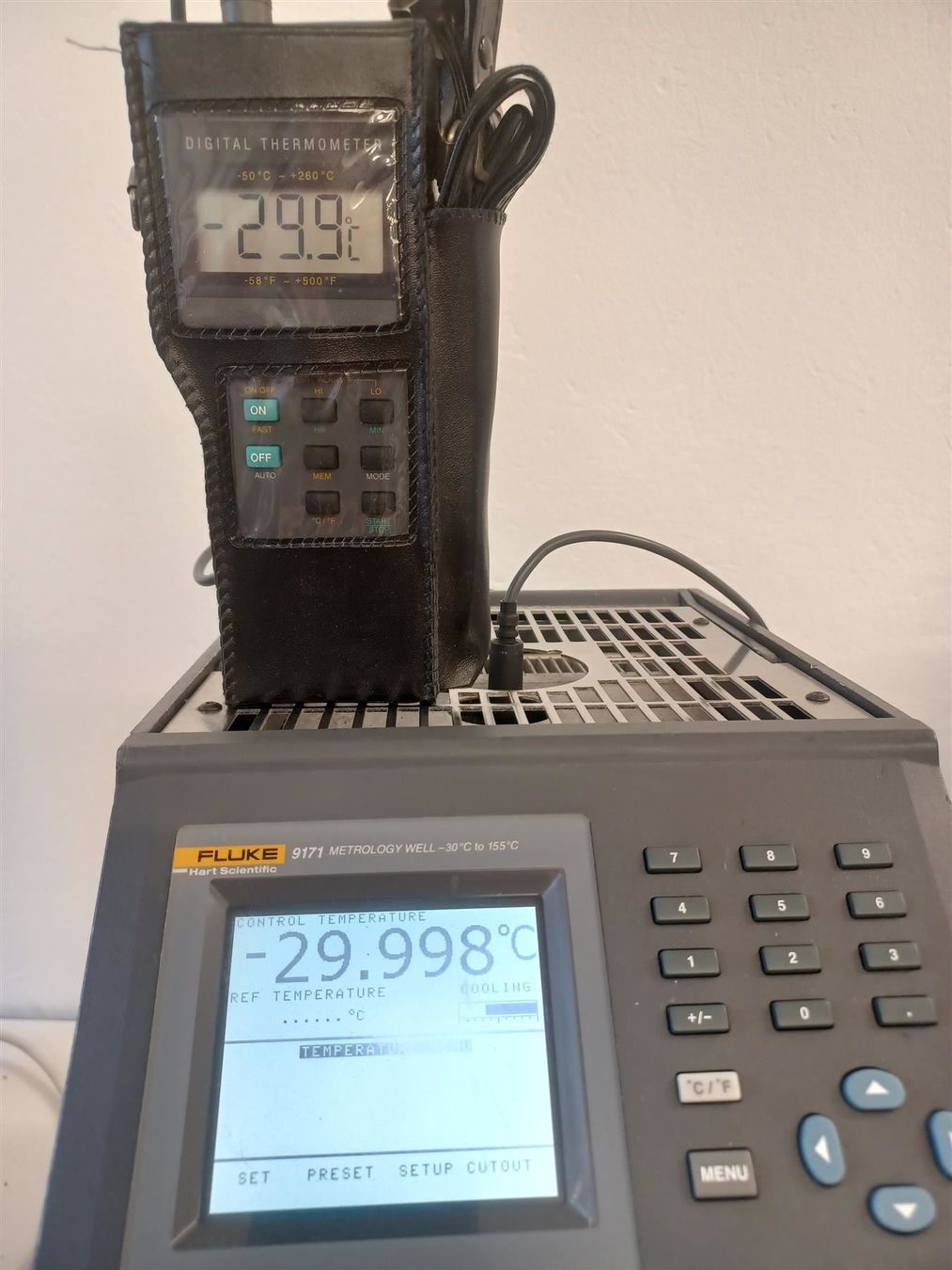 Fluke Misurare: 2x Fluke 9171Calibration Metrologie-Blockkalibrator – Usato da Niederdorf venduto da LeptonAG_Labor 4