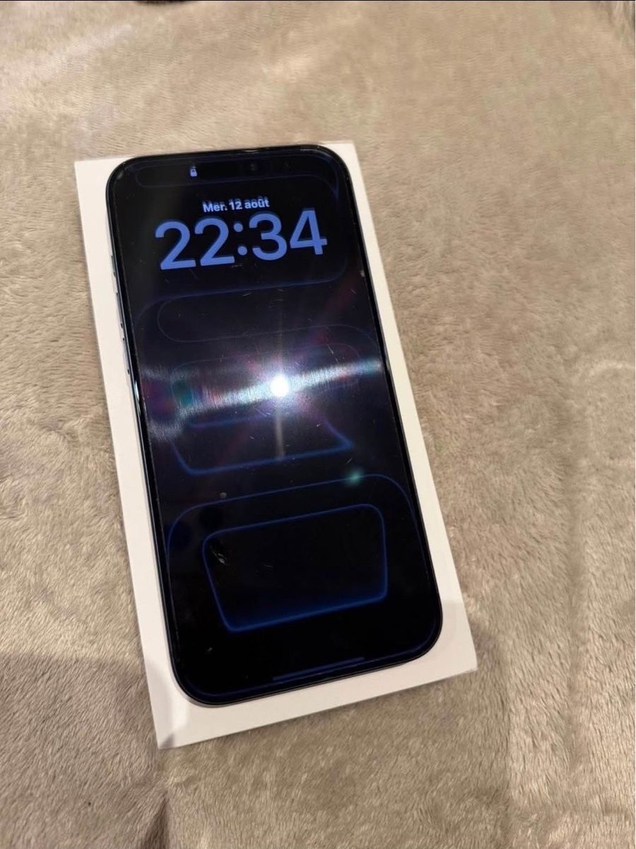Apple Portables: iPhone 17promax 1To  – Neuf (Voir description) à L’isle par fer_7s8k 1