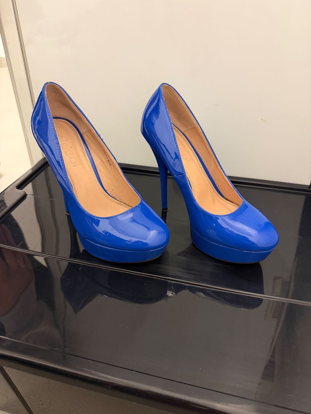 Scarpe da donna: Absatzschuhe Blau Grösse 39 – Usato da Adlikon b.Regensdf venduto da Ano_75