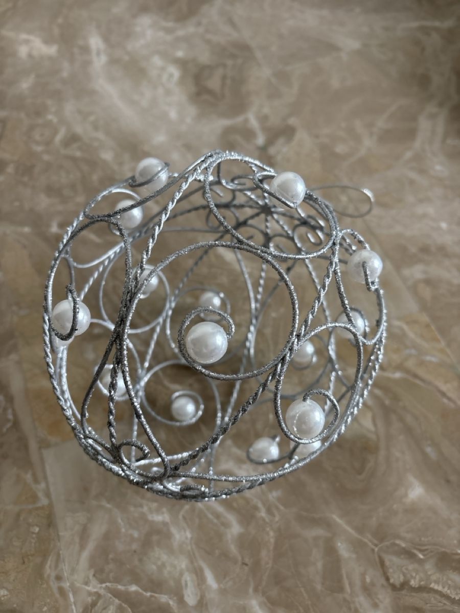 Tutte le decorazioni: Weihnachtskugeln Drahtgeflecht silber Perlen 8 gr. + 5 kl. – Nuovo (secondo la descrizione) da Kilchberg ZH venduto da danieladaniela 3