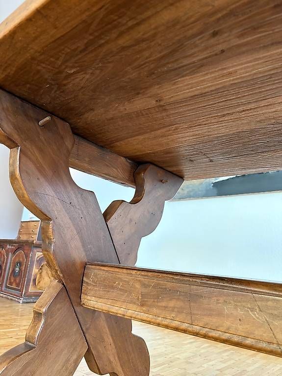 Tavoli: Antiker Klostertisch aus Nussbaum – Usato da Herrliberg venduto da axelvb 2