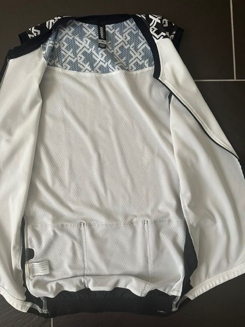 Assos Canottiere & Pantaloni: Assos Sommer Velotrikot – Usato da Altendorf venduto da Eisenmaennchen 3