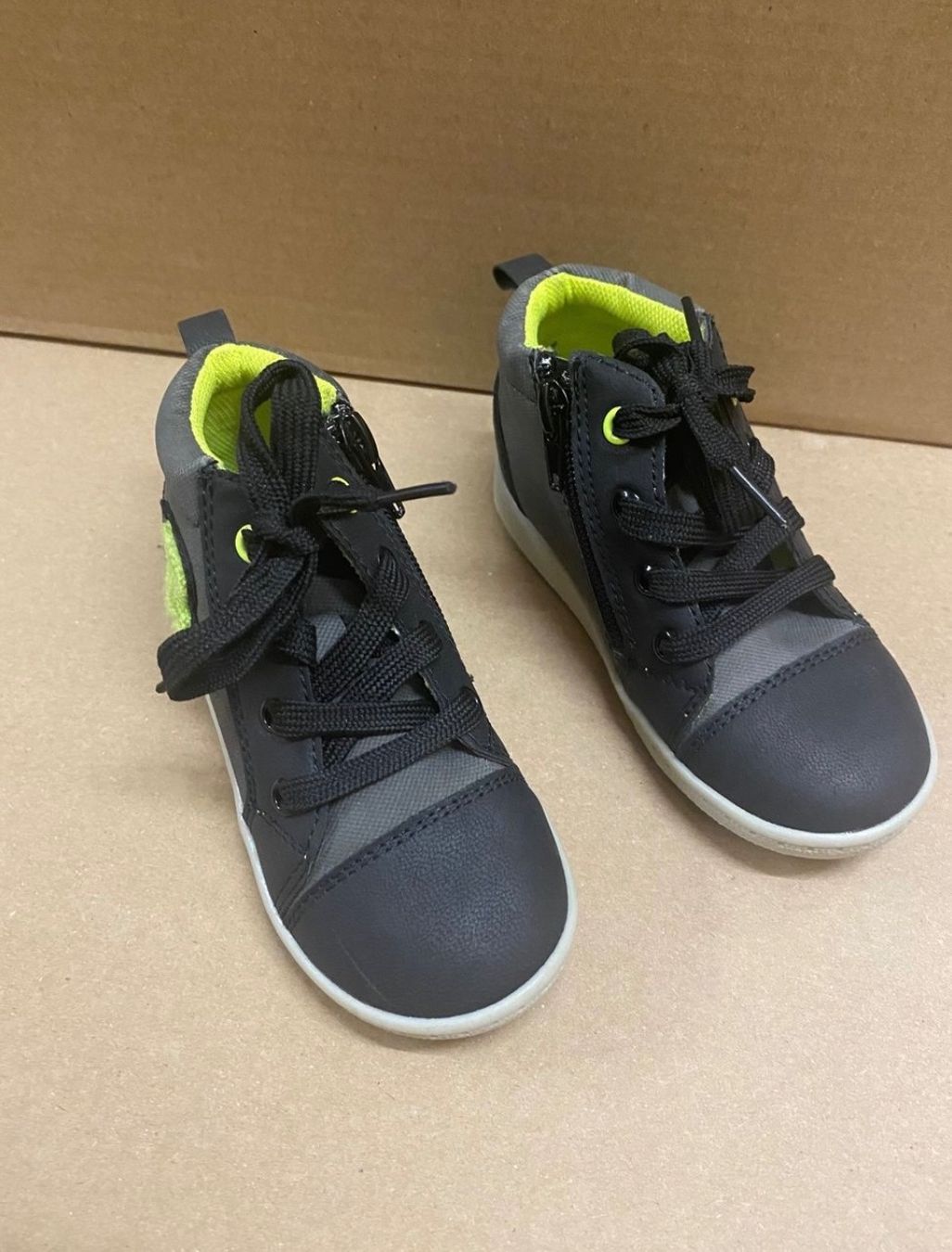Scarpe per ragazzi: Kinder Schuhe Grösse 25 – Usato da Zürich venduto da zd_1965 1