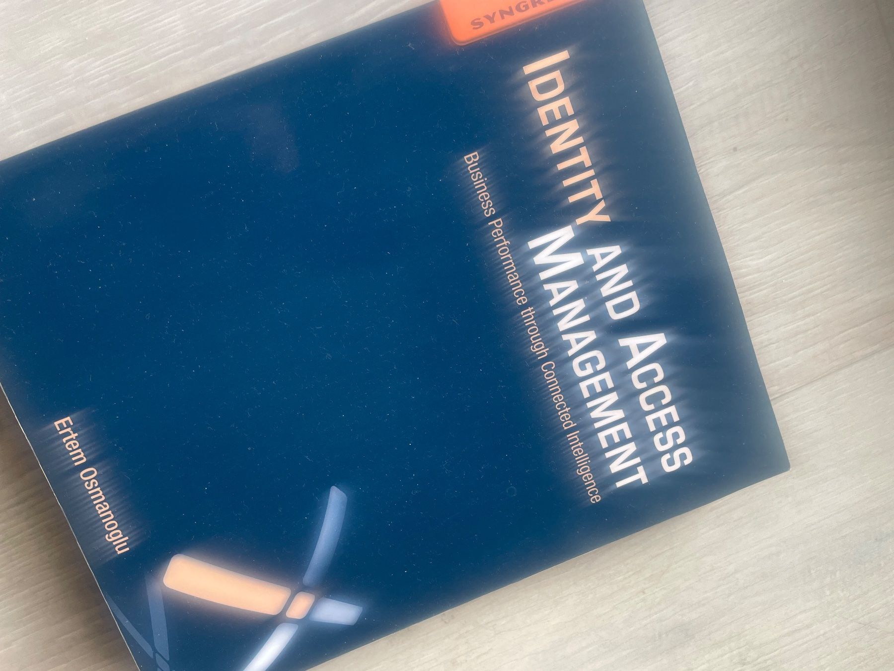 Libri: Identity & Access Management Buch - Top Zustand! – Nuovo (secondo la descrizione) da Zürich venduto da NewYork15