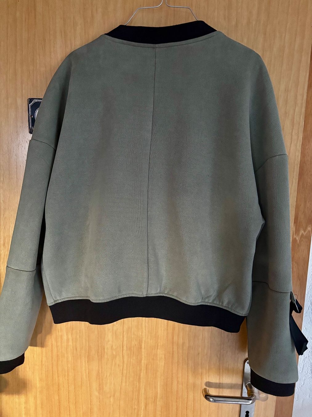 Giacche: Olive green Jacket by Reserved New Size 42 – Nuovo (secondo la descrizione) da Füllinsdorf venduto da MaiiaM 3